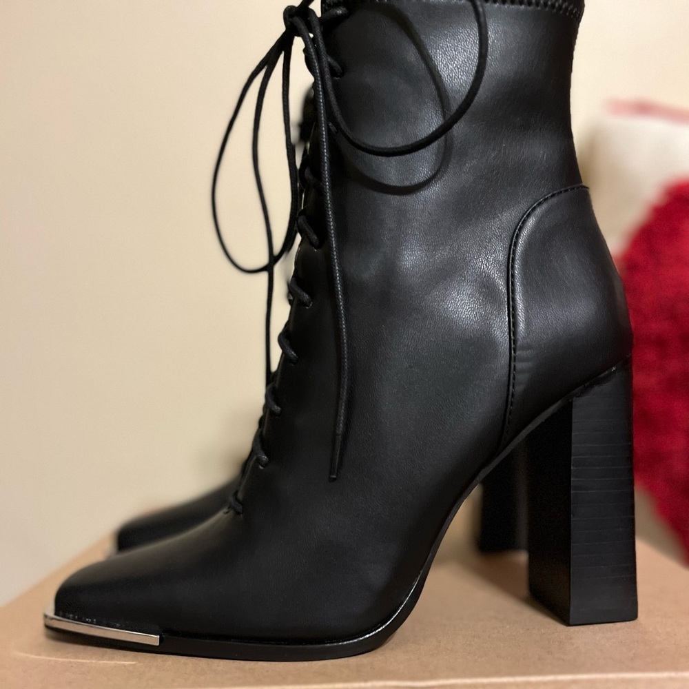 Franny Bootie black